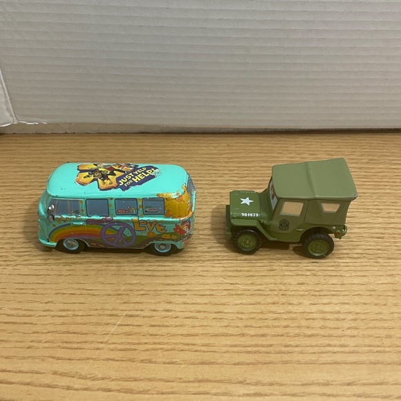 Pixar Disney Cars Lot Fillmore and Sarge Pull Back & Go Vehicles See Video - Picture 5 of 8